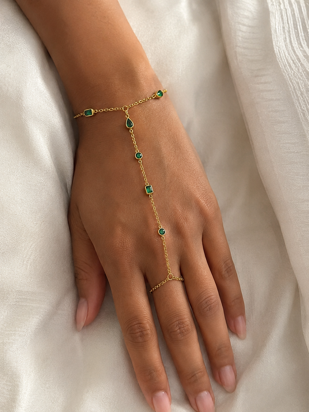 Emerald’s Hand Chain